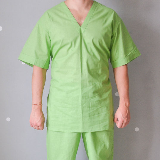 Блуза хирургическая мужская из ситца зеленого цвета, ТУ 858-5785-2005. Общий вид