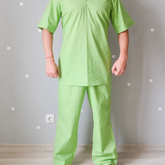 Брюки хирургические мужские из ситца зеленого цвета ТУ 858-5786-2005 изв.1. Вид с блузой